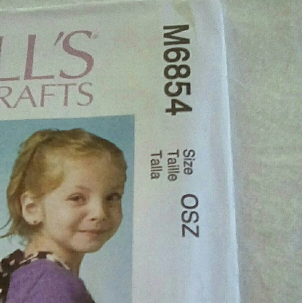 McCall's M6854 Clothes and back carrier fits AGD American Girl Doll 18